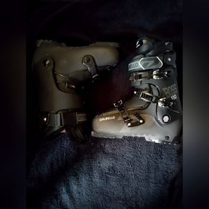 Dalbello boss 110 ski boots 🖤